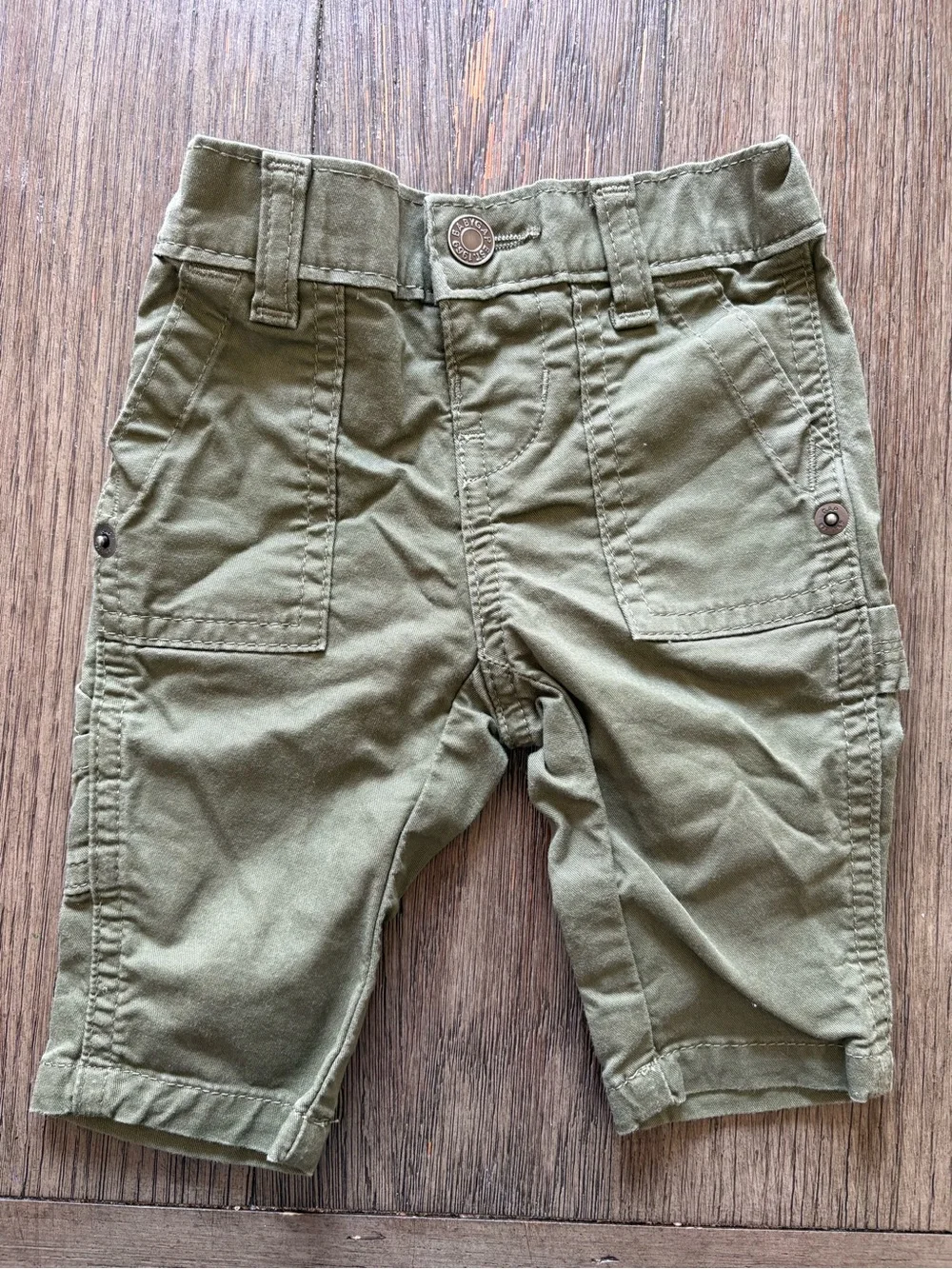 BabyGAP Plaid Button Up Shirt and Olive Cargo Pants Set - size 0-3